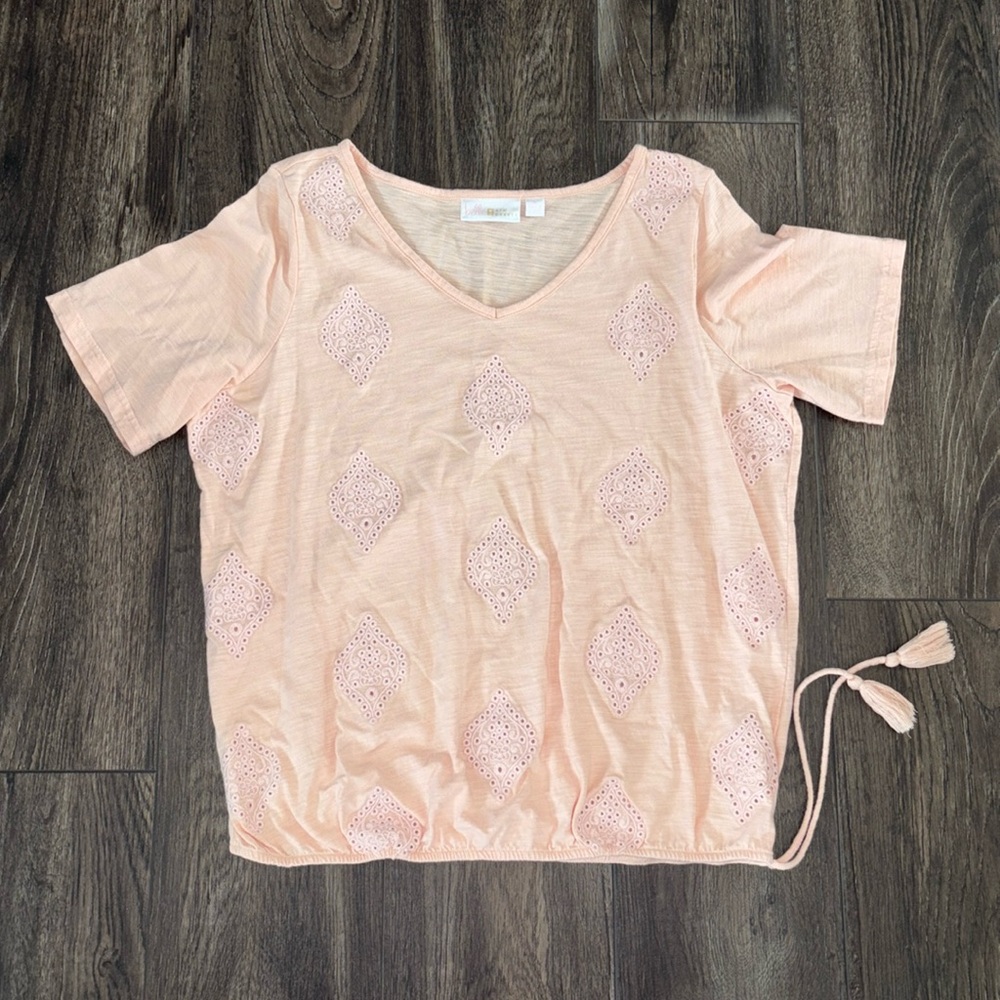 Belle by Kim Gravel T-shirt